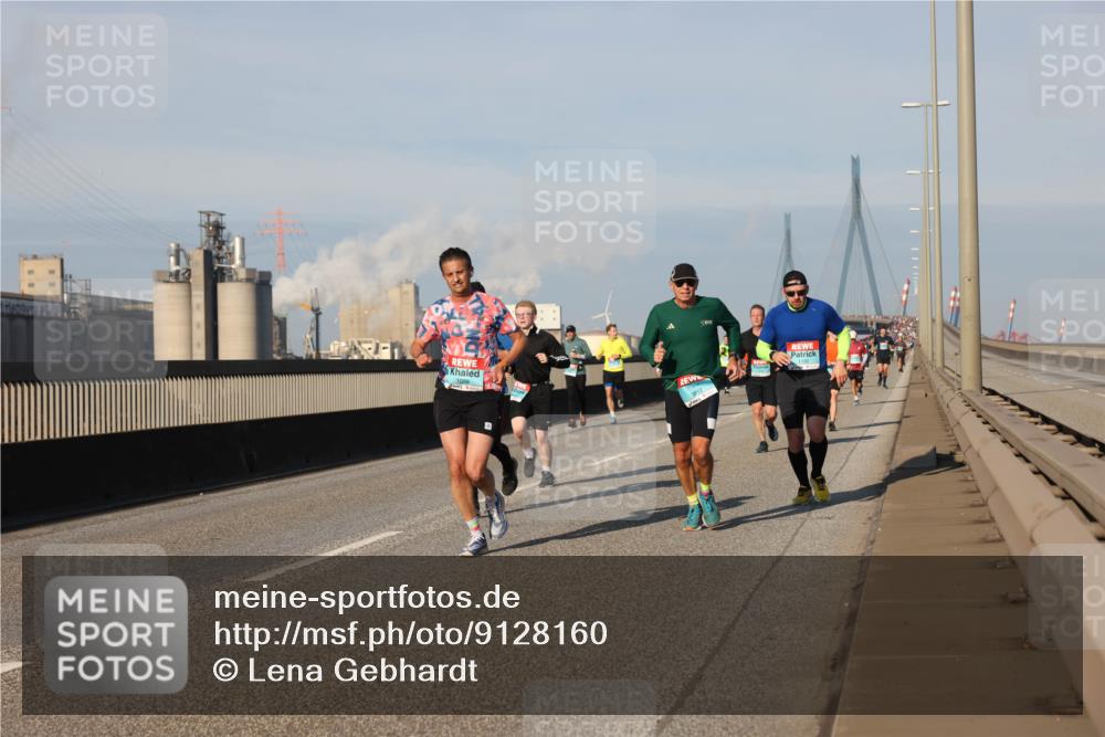 03.10.2025 - Köhlbrandbrückenlauf Lena Gebhardt http://msf.ph/oto/9128160 03.10.2025 09:48:04 Position 2  meine-sportfotos.de