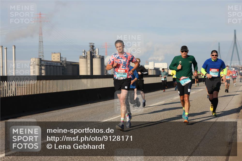 03.10.2025 - Köhlbrandbrückenlauf Lena Gebhardt http://msf.ph/oto/9128171 03.10.2025 09:48:05 Position 2 1039, 3812, 1132 meine-sportfotos.de