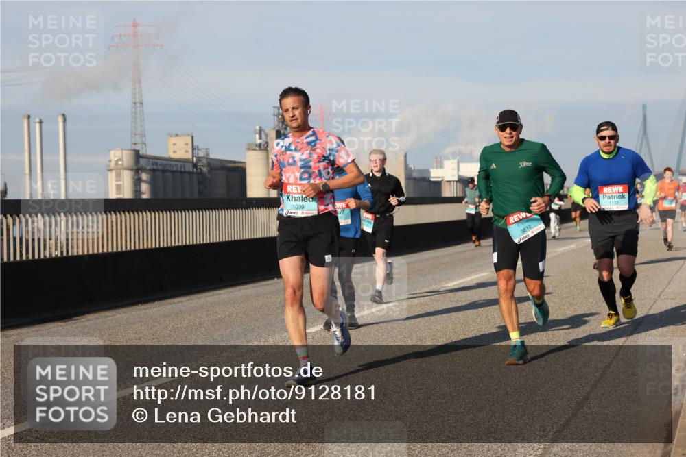 03.10.2025 - Köhlbrandbrückenlauf Lena Gebhardt http://msf.ph/oto/9128181 03.10.2025 09:48:05 Position 2 1039, 3812, 1132 meine-sportfotos.de