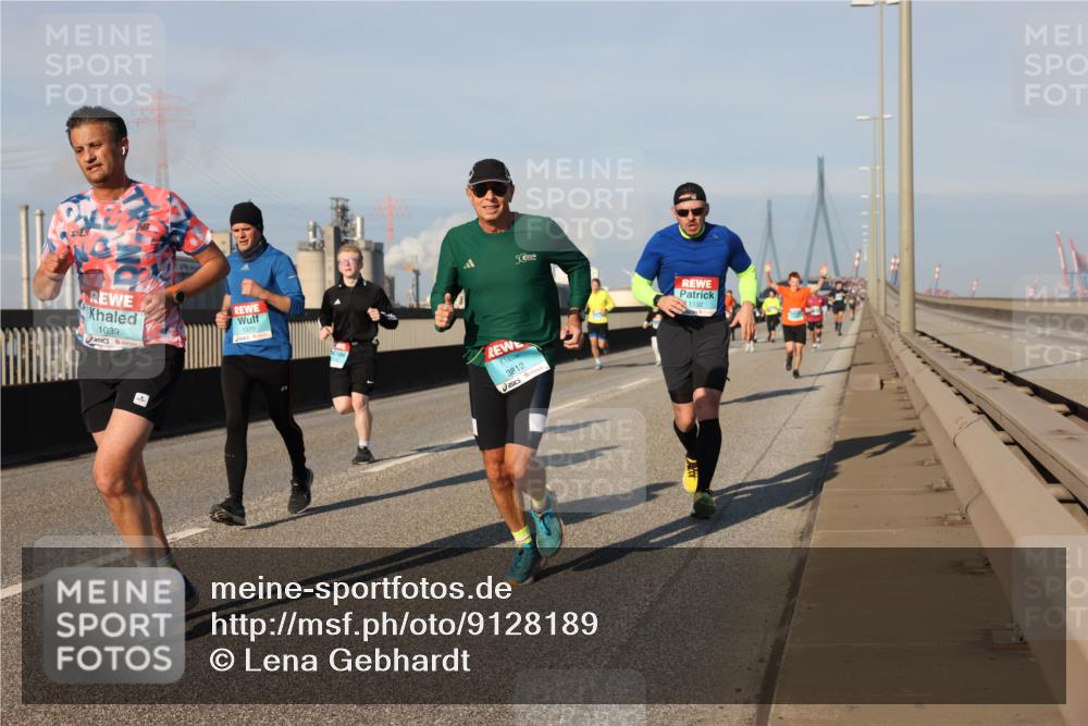 03.10.2025 - Köhlbrandbrückenlauf Lena Gebhardt http://msf.ph/oto/9128189 03.10.2025 09:48:06 Position 2 1039, 1370, 3812, 1132 meine-sportfotos.de