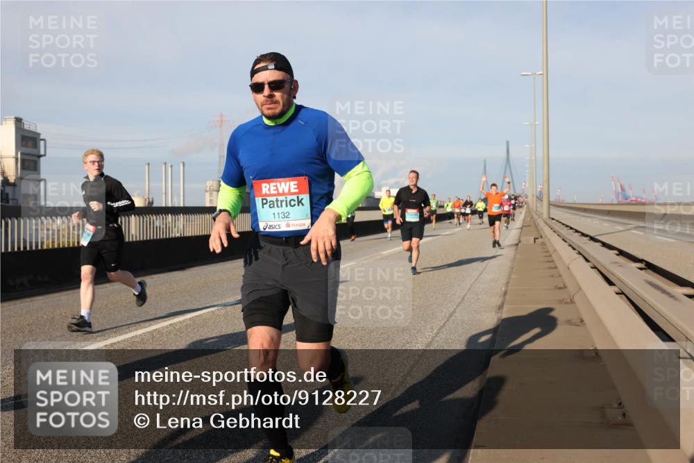 03.10.2025 - Köhlbrandbrückenlauf Lena Gebhardt http://msf.ph/oto/9128227 03.10.2025 09:48:08 Position 2 1132 meine-sportfotos.de