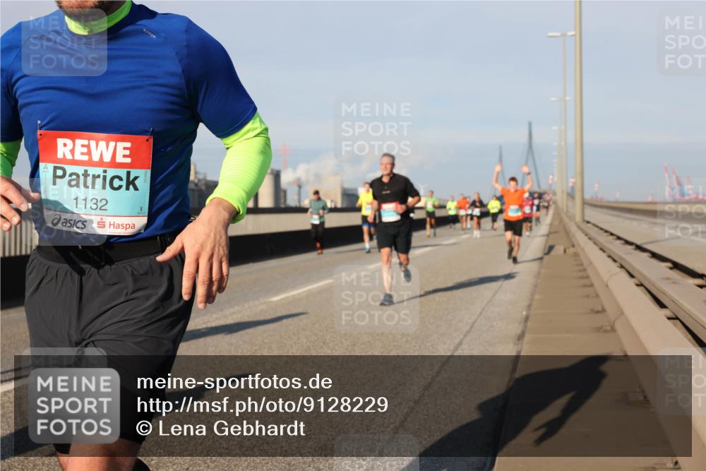 03.10.2025 - Köhlbrandbrückenlauf Lena Gebhardt http://msf.ph/oto/9128229 03.10.2025 09:48:08 Position 2 1132 meine-sportfotos.de