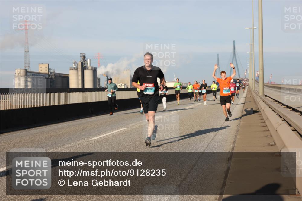03.10.2025 - Köhlbrandbrückenlauf Lena Gebhardt http://msf.ph/oto/9128235 03.10.2025 09:48:08 Position 2 1239 meine-sportfotos.de
