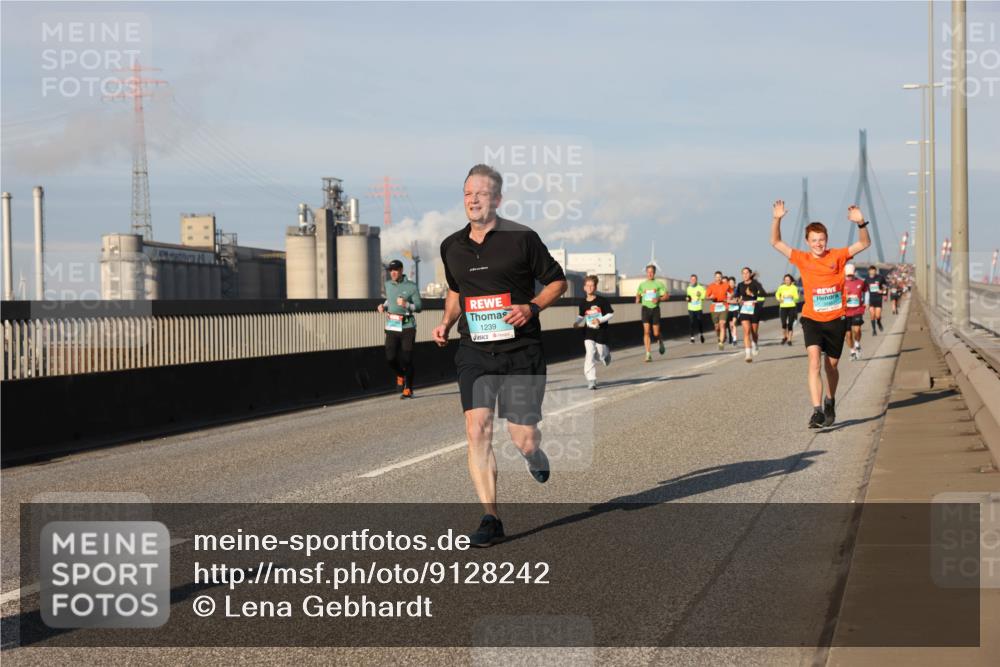03.10.2025 - Köhlbrandbrückenlauf Lena Gebhardt http://msf.ph/oto/9128242 03.10.2025 09:48:09 Position 2 1239 meine-sportfotos.de