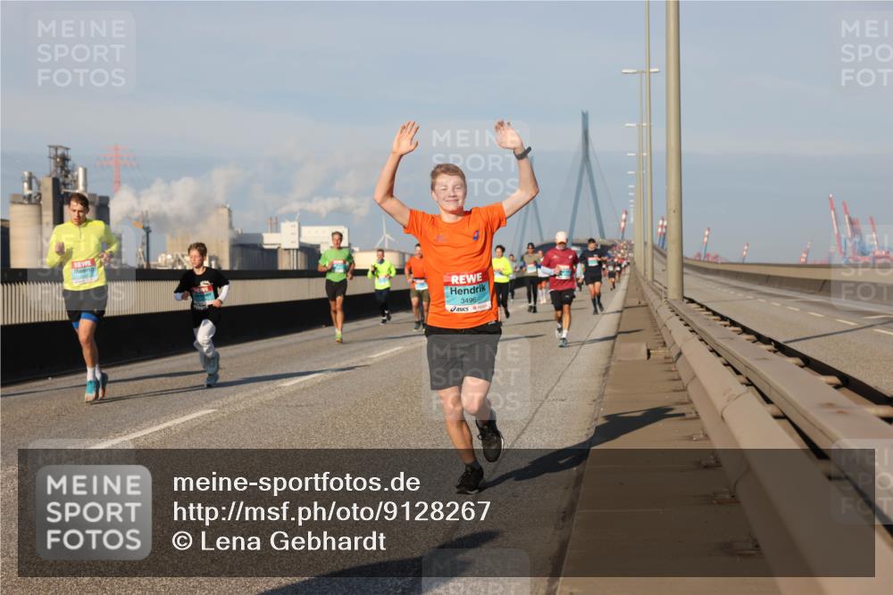 03.10.2025 - Köhlbrandbrückenlauf Lena Gebhardt http://msf.ph/oto/9128267 03.10.2025 09:48:10 Position 2 3496 meine-sportfotos.de