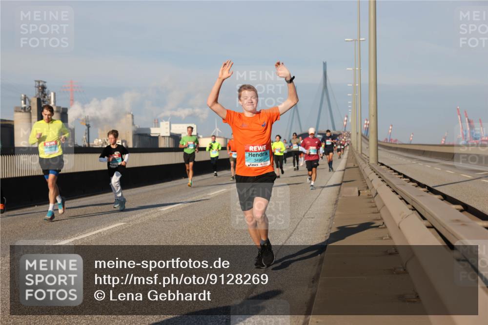 03.10.2025 - Köhlbrandbrückenlauf Lena Gebhardt http://msf.ph/oto/9128269 03.10.2025 09:48:11 Position 2 3496 meine-sportfotos.de