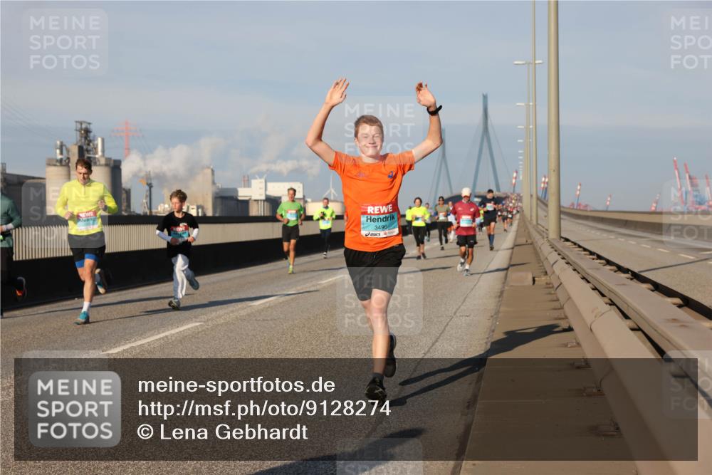 03.10.2025 - Köhlbrandbrückenlauf Lena Gebhardt http://msf.ph/oto/9128274 03.10.2025 09:48:11 Position 2 3496 meine-sportfotos.de