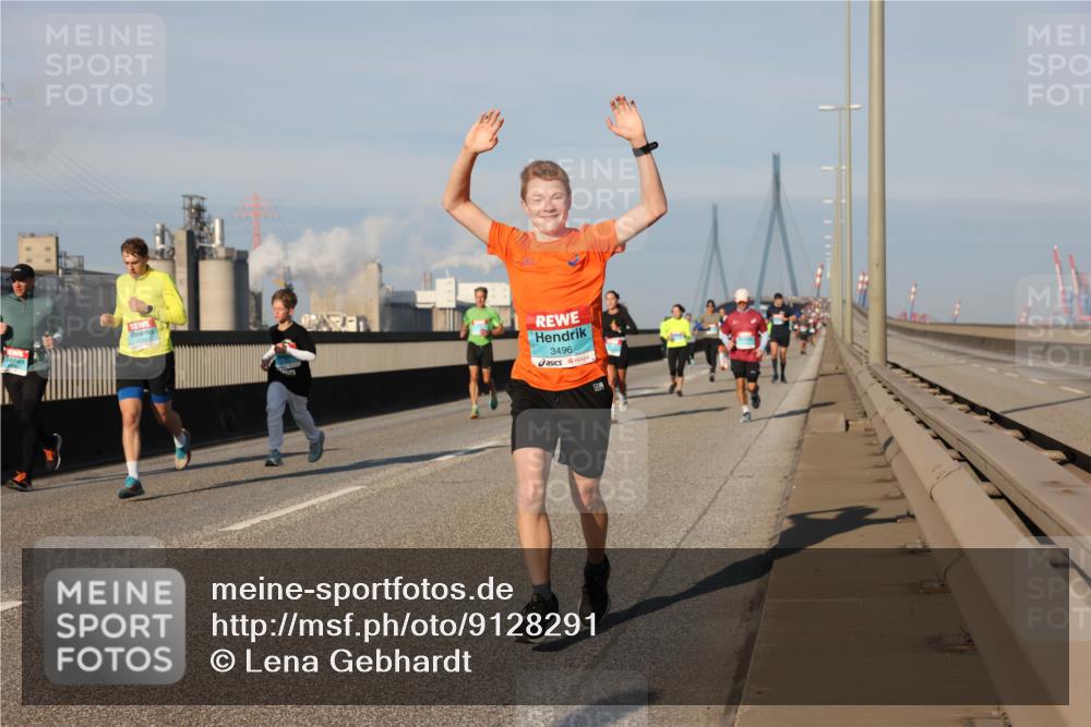 03.10.2025 - Köhlbrandbrückenlauf Lena Gebhardt http://msf.ph/oto/9128291 03.10.2025 09:48:11 Position 2 3496 meine-sportfotos.de