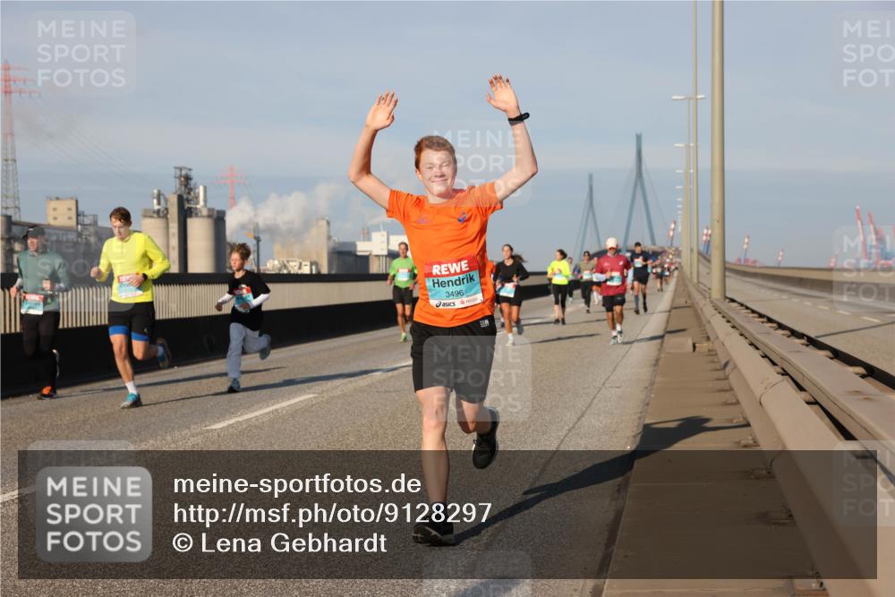 03.10.2025 - Köhlbrandbrückenlauf Lena Gebhardt http://msf.ph/oto/9128297 03.10.2025 09:48:11 Position 2 3496 meine-sportfotos.de