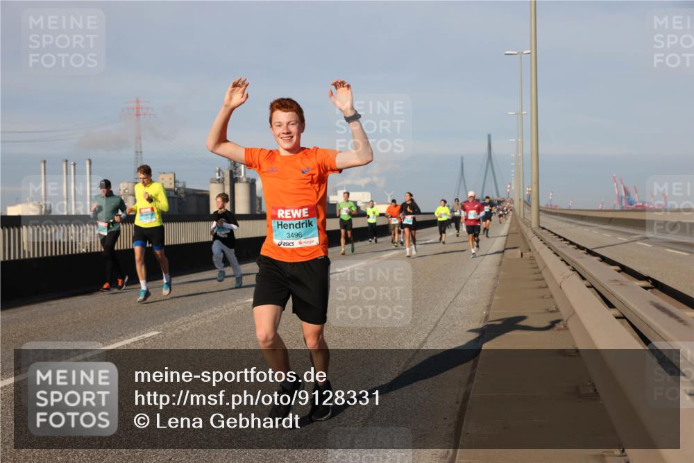03.10.2025 - Köhlbrandbrückenlauf Lena Gebhardt http://msf.ph/oto/9128331 03.10.2025 09:48:12 Position 2 3496 meine-sportfotos.de