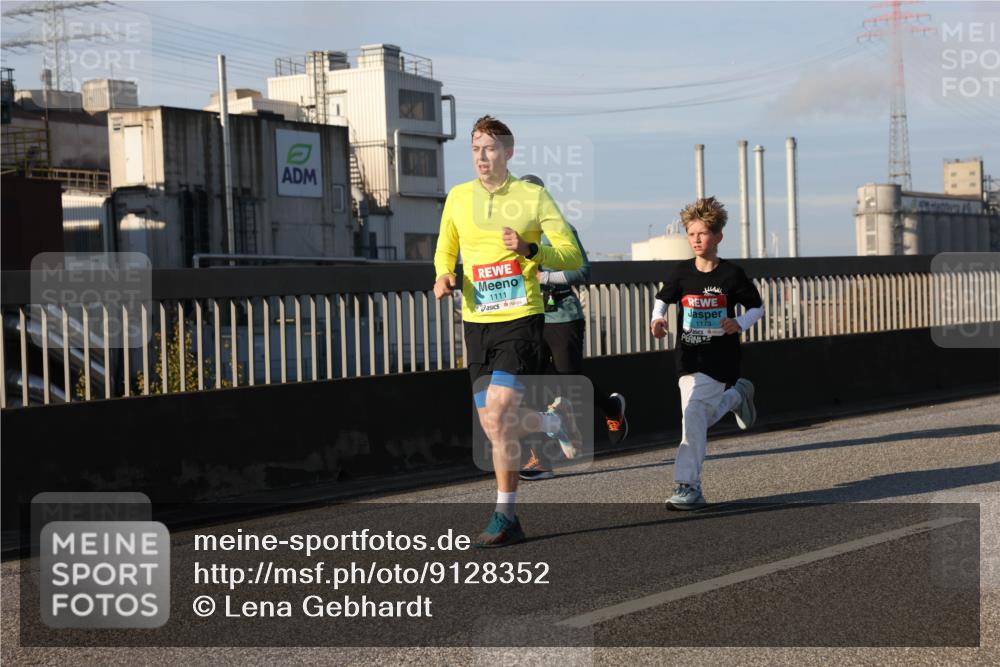 03.10.2025 - Köhlbrandbrückenlauf Lena Gebhardt http://msf.ph/oto/9128352 03.10.2025 09:48:13 Position 2 1111, 1173 meine-sportfotos.de