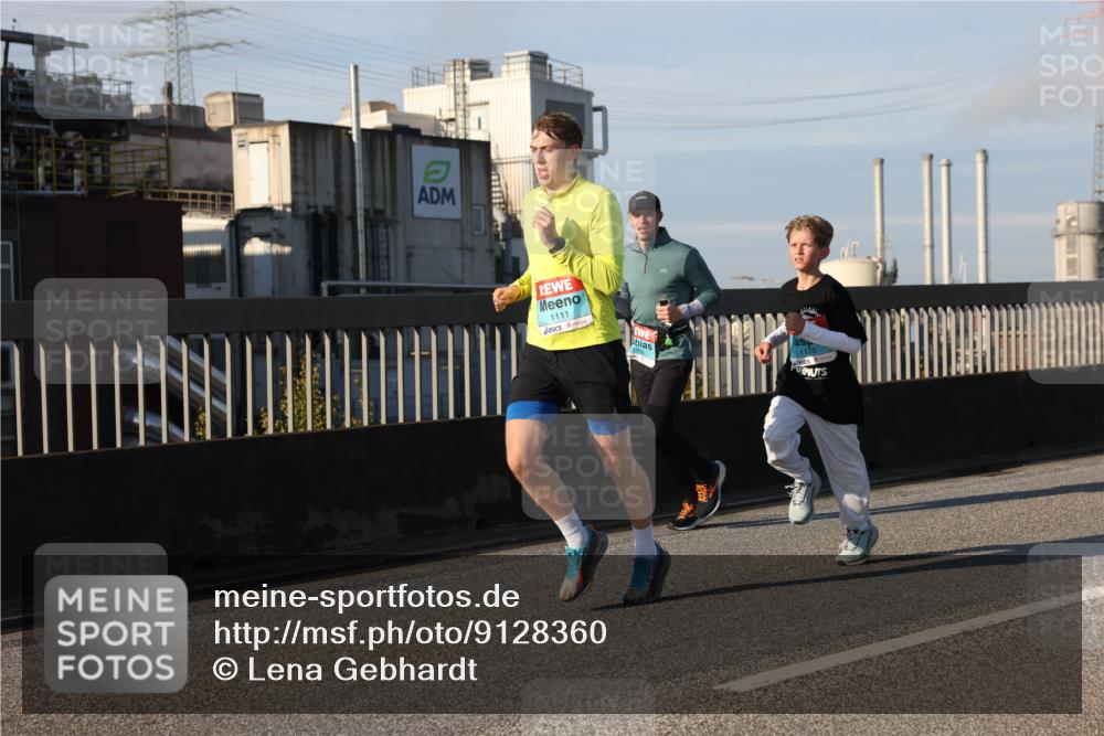03.10.2025 - Köhlbrandbrückenlauf Lena Gebhardt http://msf.ph/oto/9128360 03.10.2025 09:48:13 Position 2 1111, 1173 meine-sportfotos.de
