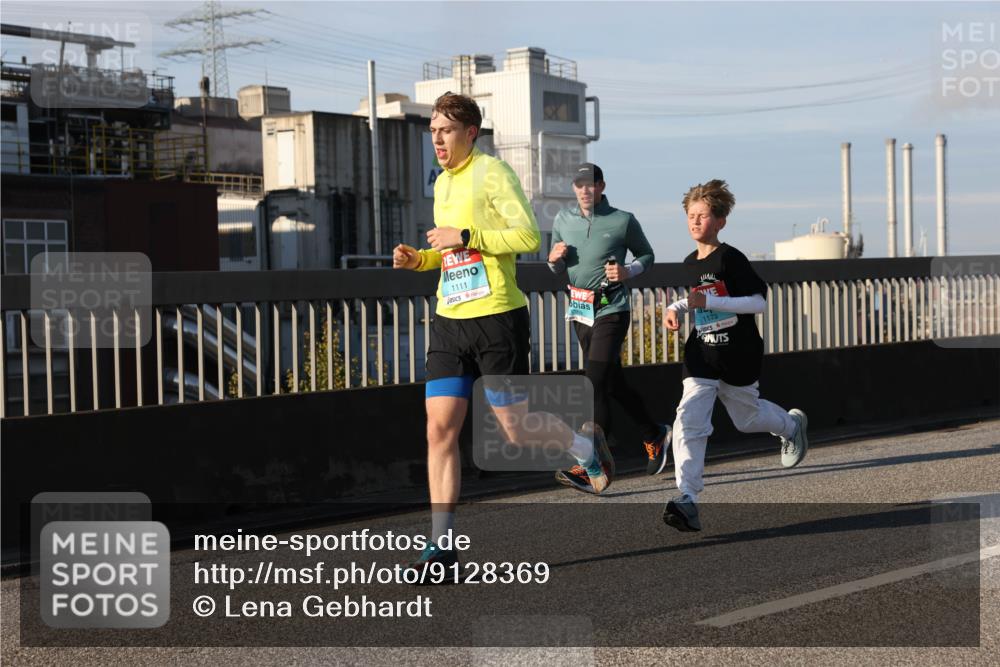 03.10.2025 - Köhlbrandbrückenlauf Lena Gebhardt http://msf.ph/oto/9128369 03.10.2025 09:48:13 Position 2 1111, 1173 meine-sportfotos.de