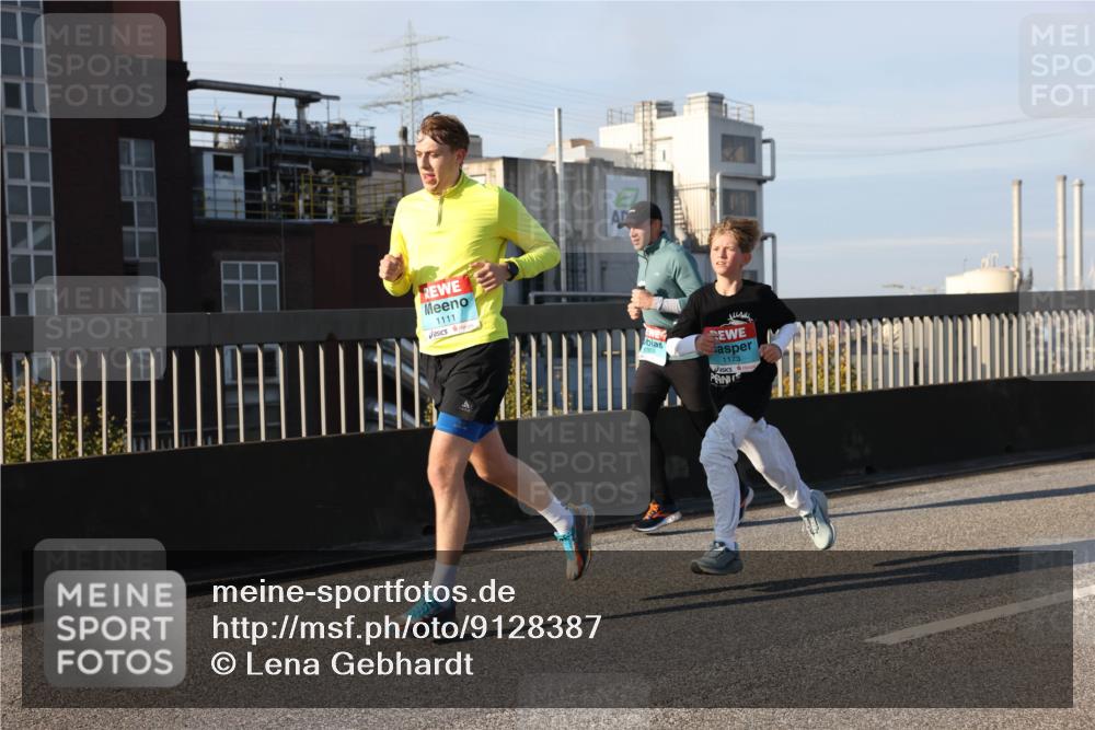 03.10.2025 - Köhlbrandbrückenlauf Lena Gebhardt http://msf.ph/oto/9128387 03.10.2025 09:48:13 Position 2 1111, 1173 meine-sportfotos.de