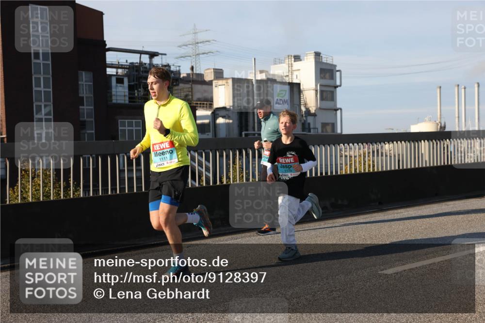 03.10.2025 - Köhlbrandbrückenlauf Lena Gebhardt http://msf.ph/oto/9128397 03.10.2025 09:48:14 Position 2 1111, 1173 meine-sportfotos.de