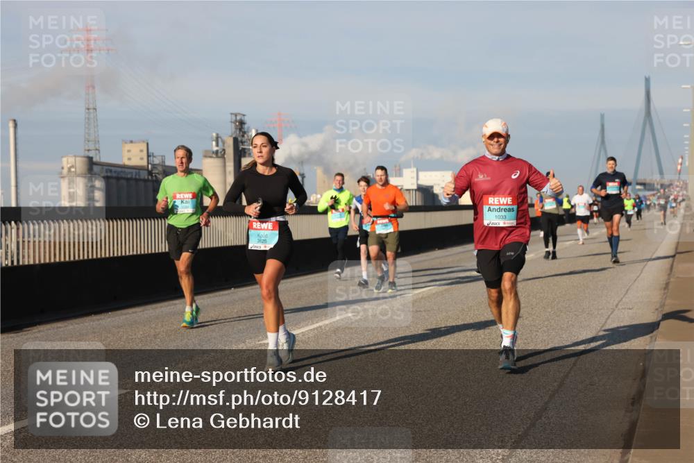 03.10.2025 - Köhlbrandbrückenlauf Lena Gebhardt http://msf.ph/oto/9128417 03.10.2025 09:48:15 Position 2 3825, 1033 meine-sportfotos.de
