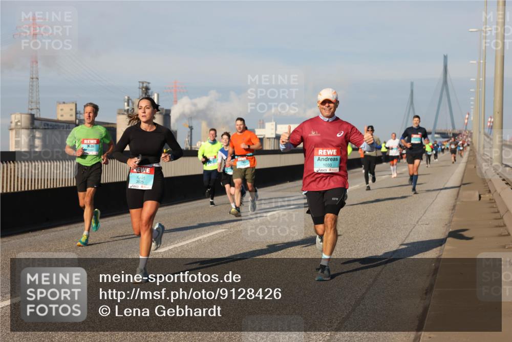03.10.2025 - Köhlbrandbrückenlauf Lena Gebhardt http://msf.ph/oto/9128426 03.10.2025 09:48:15 Position 2 3825, 1033 meine-sportfotos.de