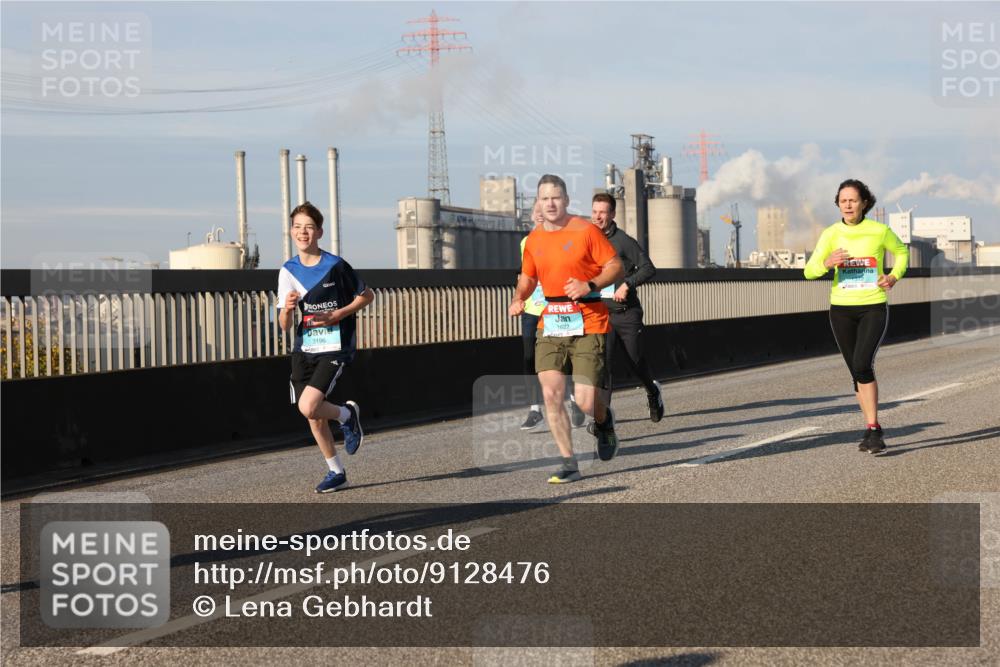 03.10.2025 - Köhlbrandbrückenlauf Lena Gebhardt http://msf.ph/oto/9128476 03.10.2025 09:48:18 Position 2 3196 meine-sportfotos.de