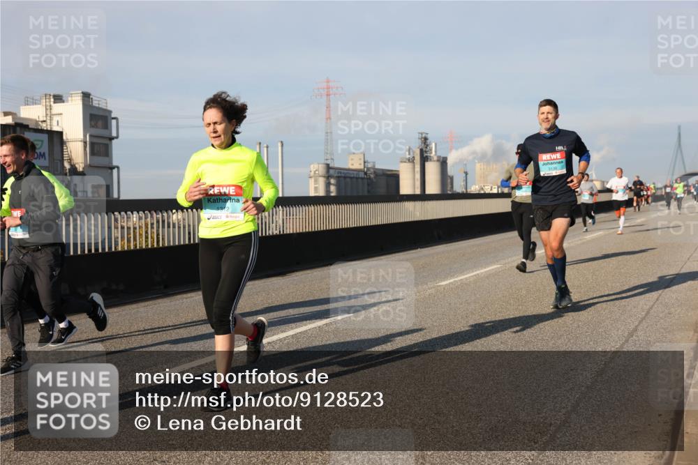 03.10.2025 - Köhlbrandbrückenlauf Lena Gebhardt http://msf.ph/oto/9128523 03.10.2025 09:48:20 Position 2 222, 1312 meine-sportfotos.de