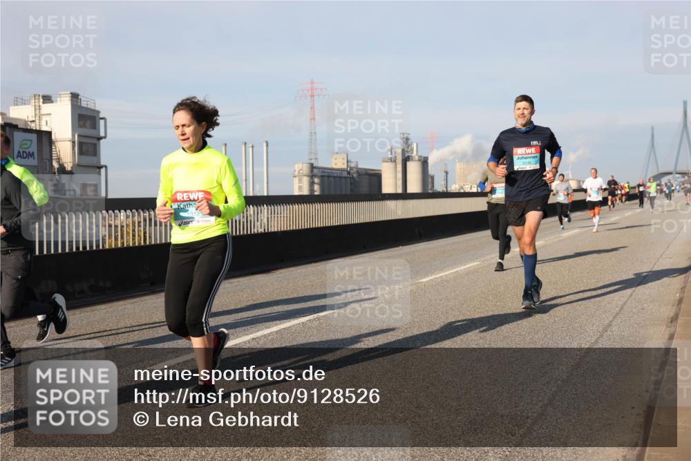 03.10.2025 - Köhlbrandbrückenlauf Lena Gebhardt http://msf.ph/oto/9128526 03.10.2025 09:48:20 Position 2 3138 meine-sportfotos.de