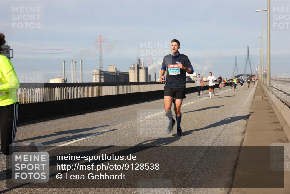 03.10.2025 - Köhlbrandbrückenlauf Lena Gebhardt http://msf.ph/oto/9128538 03.10.2025 09:48:20 Position 2 3138 meine-sportfotos.de