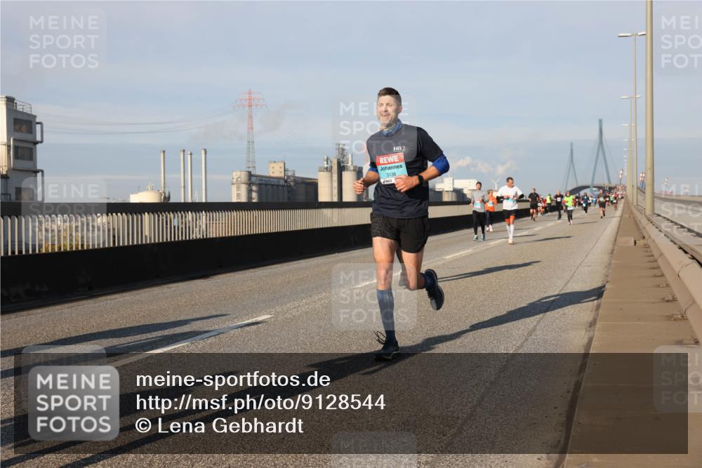 03.10.2025 - Köhlbrandbrückenlauf Lena Gebhardt http://msf.ph/oto/9128544 03.10.2025 09:48:20 Position 2 3138 meine-sportfotos.de