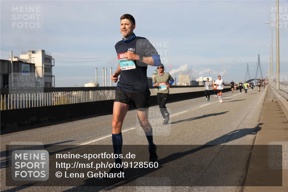03.10.2025 - Köhlbrandbrückenlauf Lena Gebhardt http://msf.ph/oto/9128560 03.10.2025 09:48:21 Position 2 3138 meine-sportfotos.de