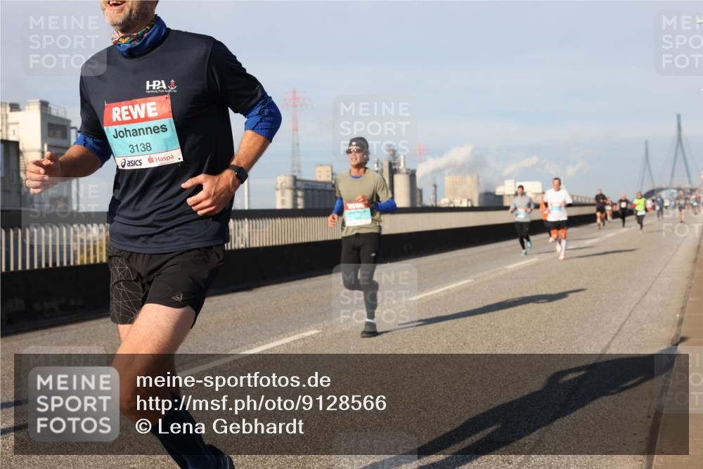 03.10.2025 - Köhlbrandbrückenlauf Lena Gebhardt http://msf.ph/oto/9128566 03.10.2025 09:48:21 Position 2 3138 meine-sportfotos.de