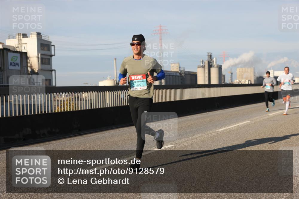 03.10.2025 - Köhlbrandbrückenlauf Lena Gebhardt http://msf.ph/oto/9128579 03.10.2025 09:48:22 Position 2 1245 meine-sportfotos.de
