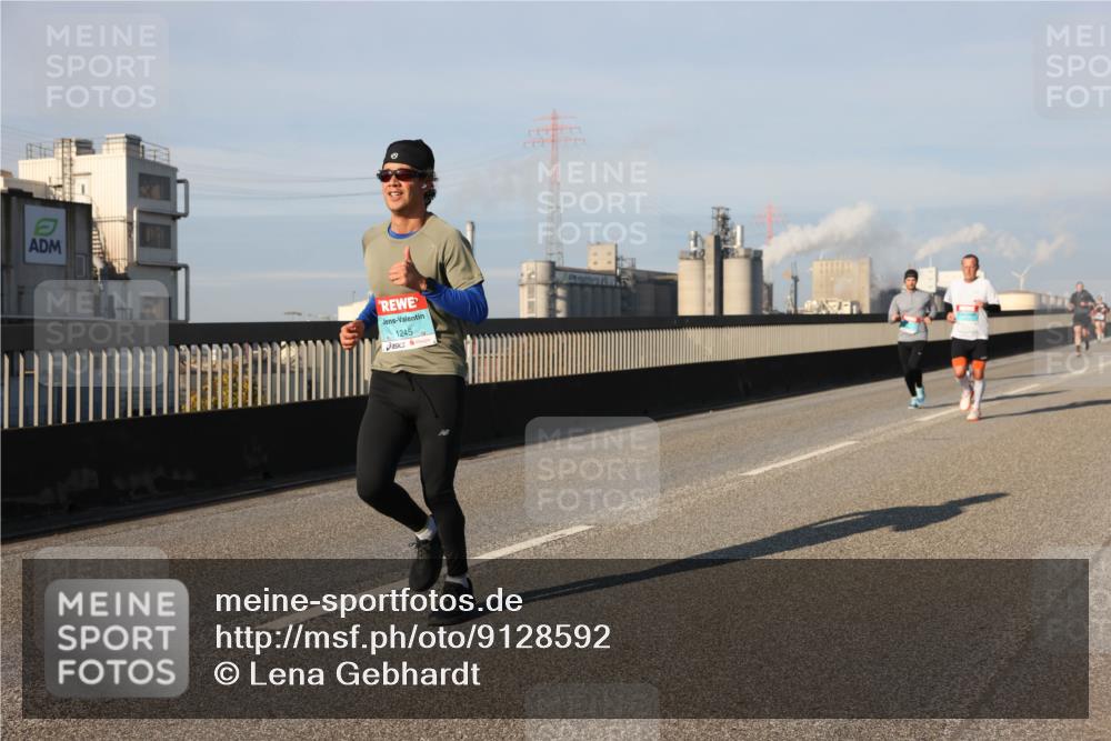 03.10.2025 - Köhlbrandbrückenlauf Lena Gebhardt http://msf.ph/oto/9128592 03.10.2025 09:48:22 Position 2 1245 meine-sportfotos.de