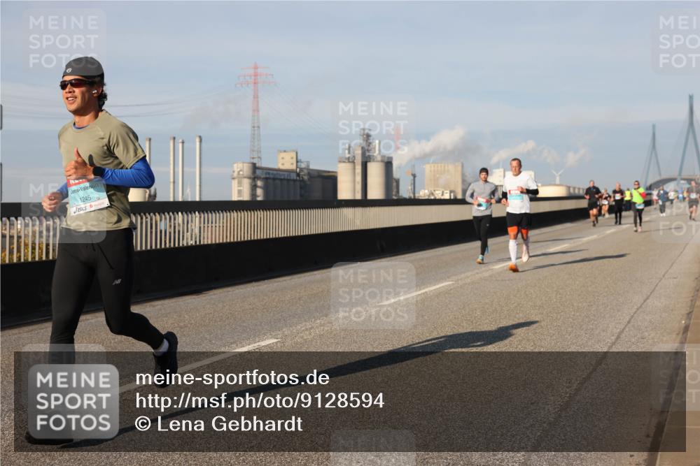 03.10.2025 - Köhlbrandbrückenlauf Lena Gebhardt http://msf.ph/oto/9128594 03.10.2025 09:48:22 Position 2 1245 meine-sportfotos.de