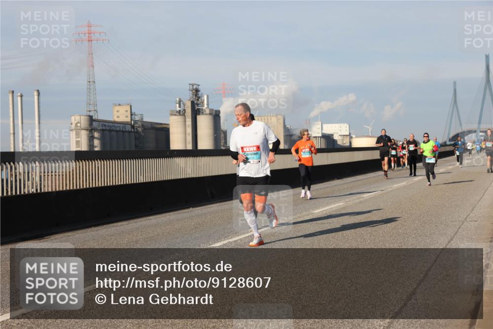 03.10.2025 - Köhlbrandbrückenlauf Lena Gebhardt http://msf.ph/oto/9128607 03.10.2025 09:48:24 Position 2  meine-sportfotos.de