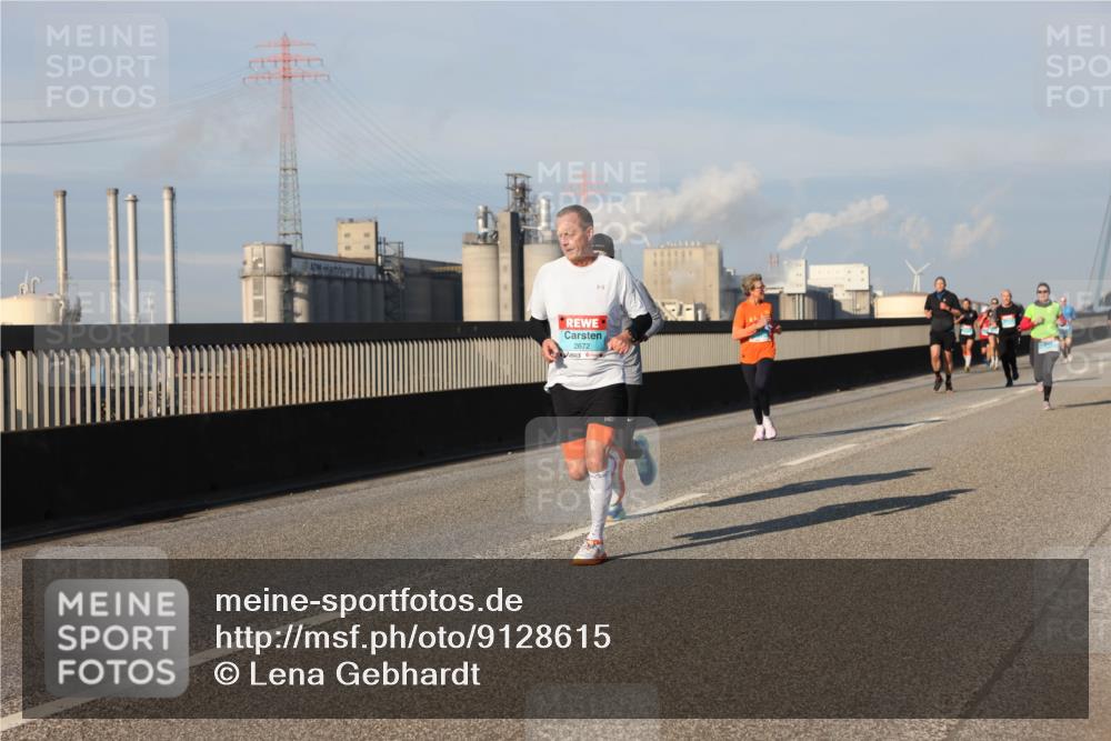 03.10.2025 - Köhlbrandbrückenlauf Lena Gebhardt http://msf.ph/oto/9128615 03.10.2025 09:48:24 Position 2 2672 meine-sportfotos.de
