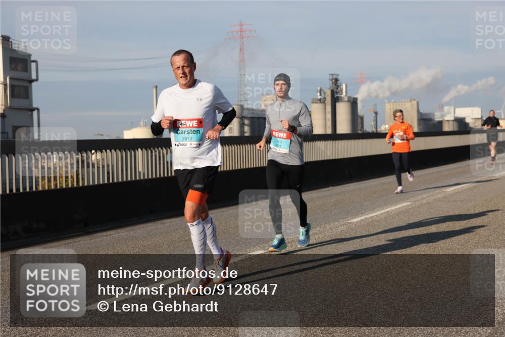 03.10.2025 - Köhlbrandbrückenlauf Lena Gebhardt http://msf.ph/oto/9128647 03.10.2025 09:48:25 Position 2 2672, 3821 meine-sportfotos.de