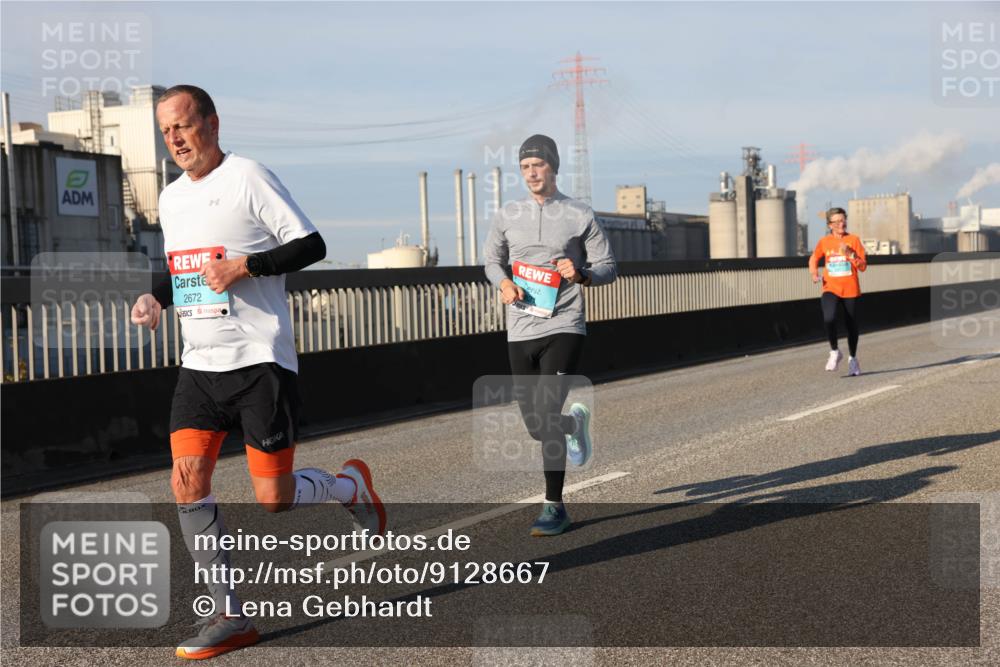 03.10.2025 - Köhlbrandbrückenlauf Lena Gebhardt http://msf.ph/oto/9128667 03.10.2025 09:48:26 Position 2 2672 meine-sportfotos.de