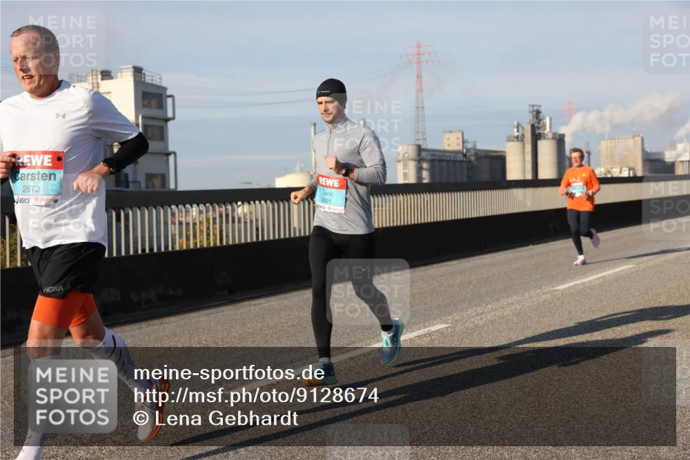 03.10.2025 - Köhlbrandbrückenlauf Lena Gebhardt http://msf.ph/oto/9128674 03.10.2025 09:48:26 Position 2 2672, 3821 meine-sportfotos.de