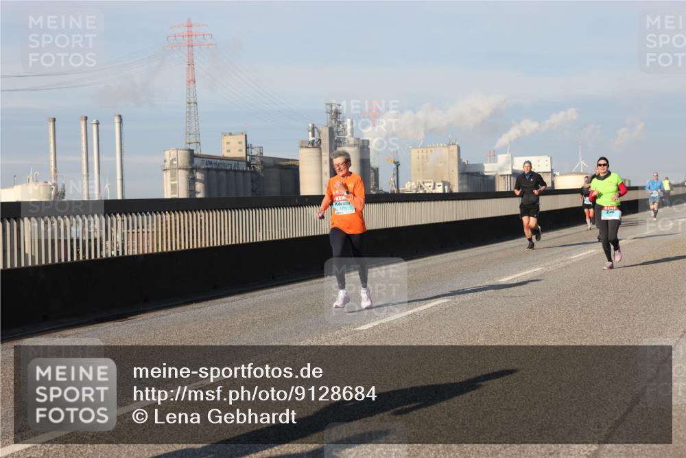 03.10.2025 - Köhlbrandbrückenlauf Lena Gebhardt http://msf.ph/oto/9128684 03.10.2025 09:48:27 Position 2 1211 meine-sportfotos.de