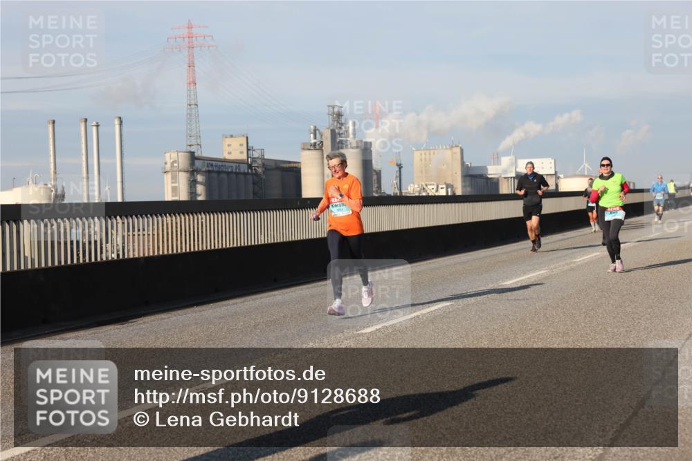 03.10.2025 - Köhlbrandbrückenlauf Lena Gebhardt http://msf.ph/oto/9128688 03.10.2025 09:48:27 Position 2 1211 meine-sportfotos.de