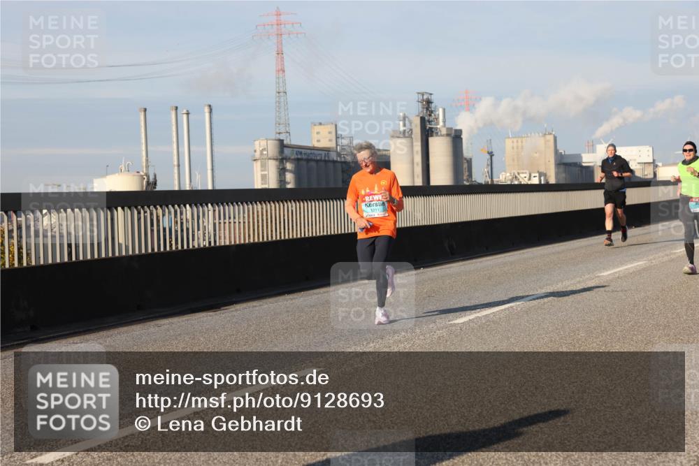 03.10.2025 - Köhlbrandbrückenlauf Lena Gebhardt http://msf.ph/oto/9128693 03.10.2025 09:48:27 Position 2 1211 meine-sportfotos.de