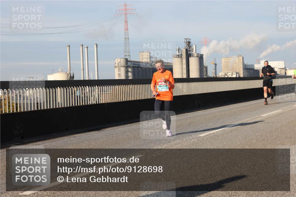 03.10.2025 - Köhlbrandbrückenlauf Lena Gebhardt http://msf.ph/oto/9128698 03.10.2025 09:48:27 Position 2 1211 meine-sportfotos.de