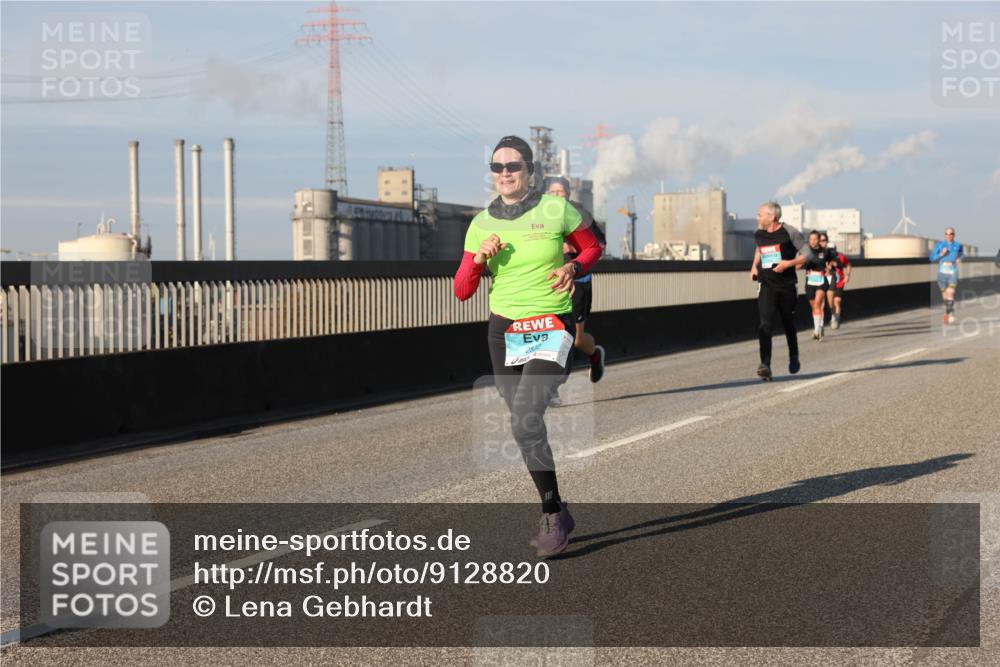 03.10.2025 - Köhlbrandbrückenlauf Lena Gebhardt http://msf.ph/oto/9128820 03.10.2025 09:48:30 Position 2 2822 meine-sportfotos.de