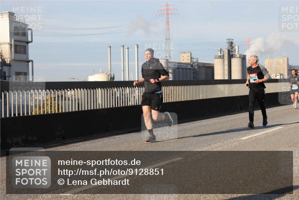 03.10.2025 - Köhlbrandbrückenlauf Lena Gebhardt http://msf.ph/oto/9128851 03.10.2025 09:48:32 Position 2  meine-sportfotos.de
