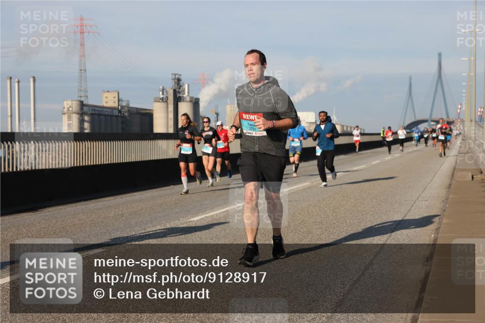 03.10.2025 - Köhlbrandbrückenlauf Lena Gebhardt http://msf.ph/oto/9128917 03.10.2025 09:48:34 Position 2 3721 meine-sportfotos.de