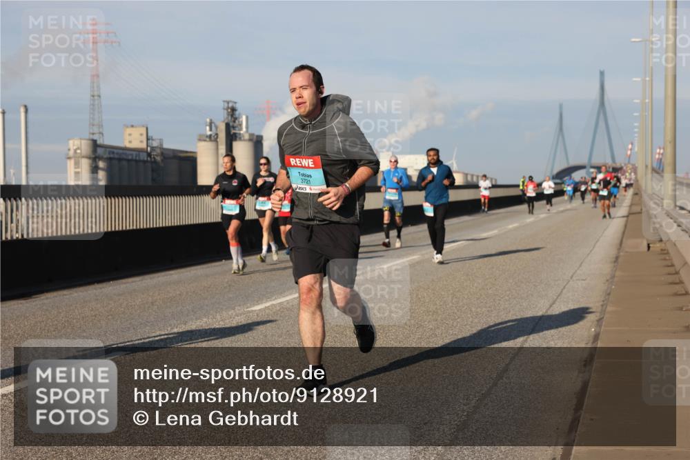 03.10.2025 - Köhlbrandbrückenlauf Lena Gebhardt http://msf.ph/oto/9128921 03.10.2025 09:48:34 Position 2 3721 meine-sportfotos.de