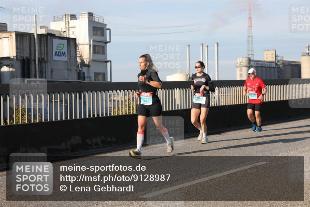 03.10.2025 - Köhlbrandbrückenlauf Lena Gebhardt http://msf.ph/oto/9128987 03.10.2025 09:48:36 Position 2 3842 meine-sportfotos.de