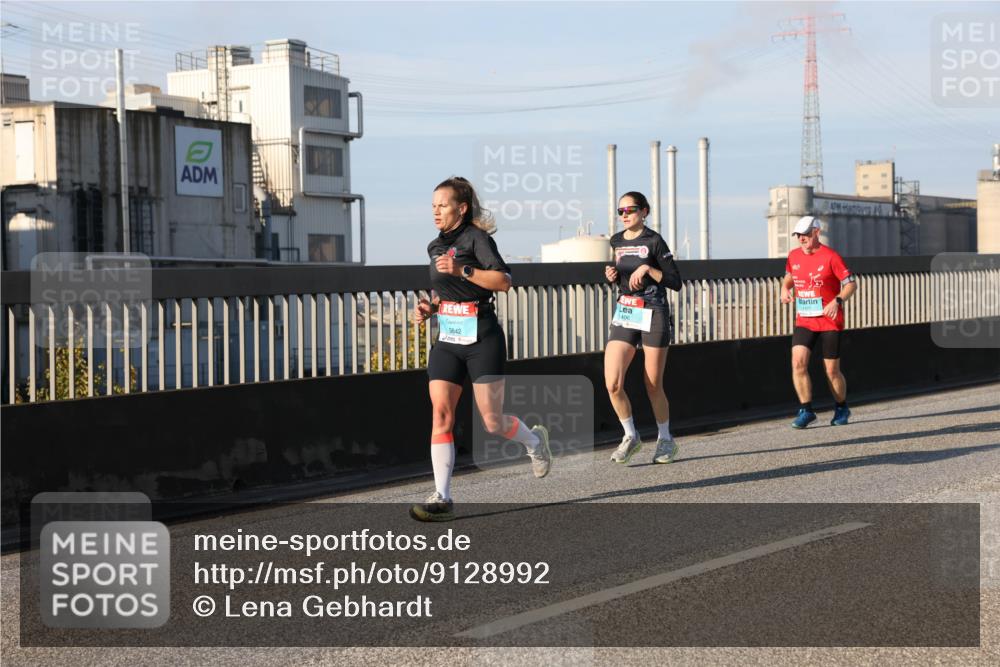 03.10.2025 - Köhlbrandbrückenlauf Lena Gebhardt http://msf.ph/oto/9128992 03.10.2025 09:48:36 Position 2 3842 meine-sportfotos.de