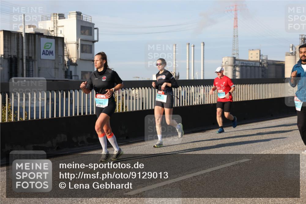 03.10.2025 - Köhlbrandbrückenlauf Lena Gebhardt http://msf.ph/oto/9129013 03.10.2025 09:48:37 Position 2 3842, 406 meine-sportfotos.de