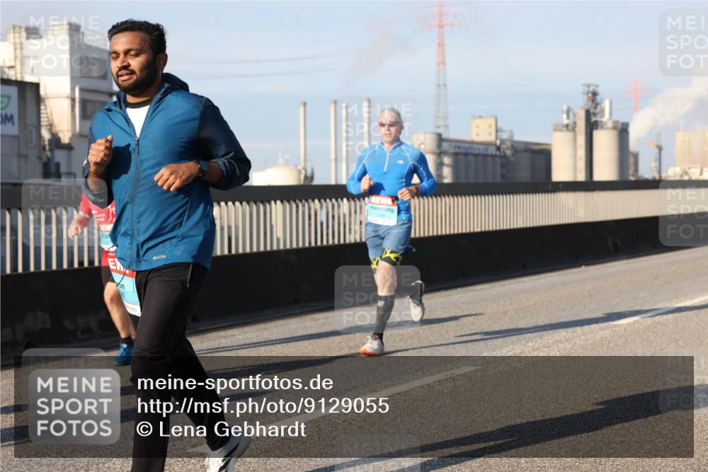 03.10.2025 - Köhlbrandbrückenlauf Lena Gebhardt http://msf.ph/oto/9129055 03.10.2025 09:48:38 Position 2  meine-sportfotos.de