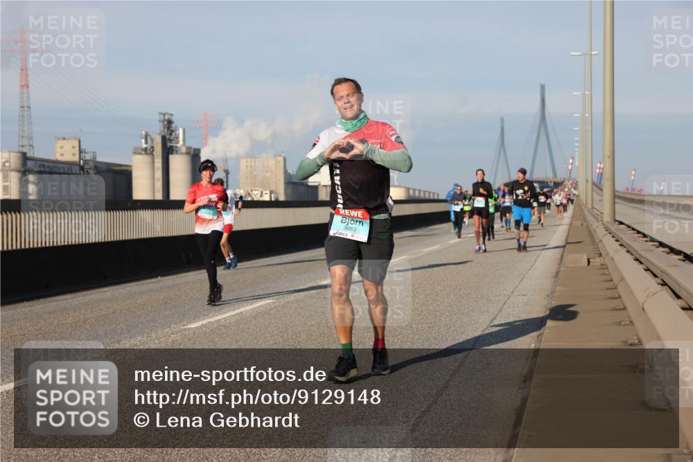 03.10.2025 - Köhlbrandbrückenlauf Lena Gebhardt http://msf.ph/oto/9129148 03.10.2025 09:48:45 Position 2 3053 meine-sportfotos.de