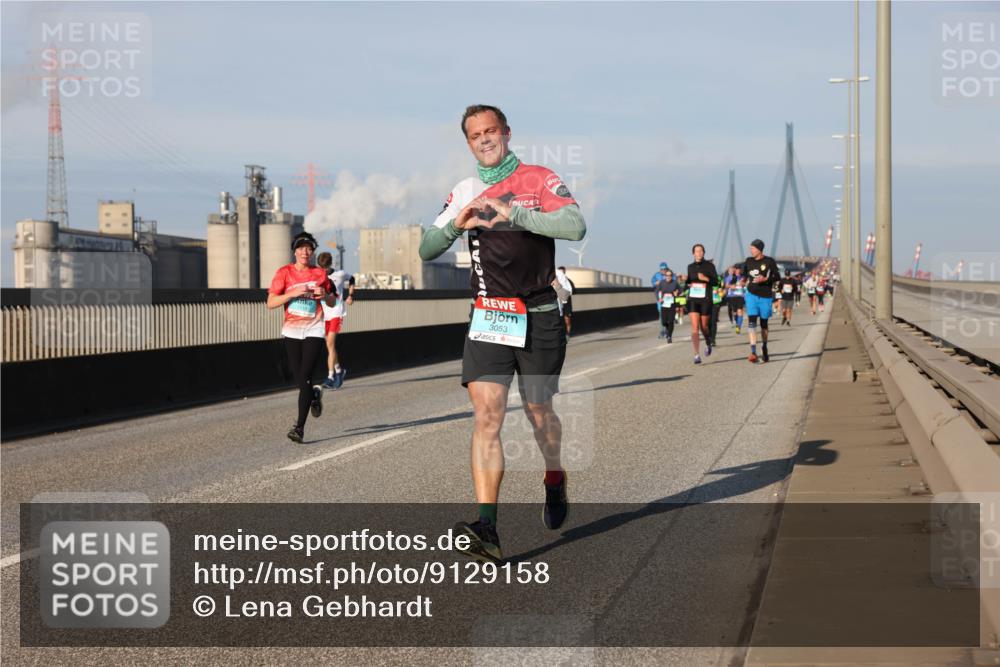 03.10.2025 - Köhlbrandbrückenlauf Lena Gebhardt http://msf.ph/oto/9129158 03.10.2025 09:48:45 Position 2 3053 meine-sportfotos.de